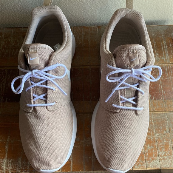 Nike mens Roshe 1 Sand White sneakers size 10.5 - Picture 4 of 12